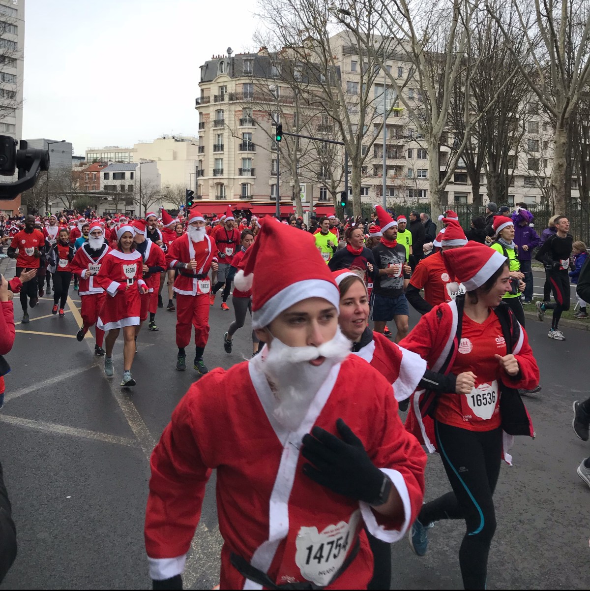 Travel & Run #36 – Ici c’est Issy… retour sur la corrida de&nbsp;Noël!